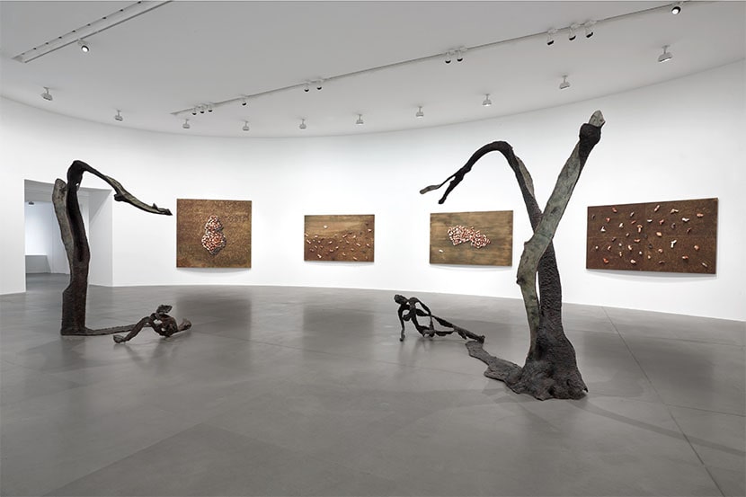 una veduta della mostra Giuseppe Penone: Equivalenze, 2017, Gagosian Gallery, Roma © Giuseppe Penone. Foto Matteo D'Eletto, M3 Studio. Courtesy Gagosian Gallery