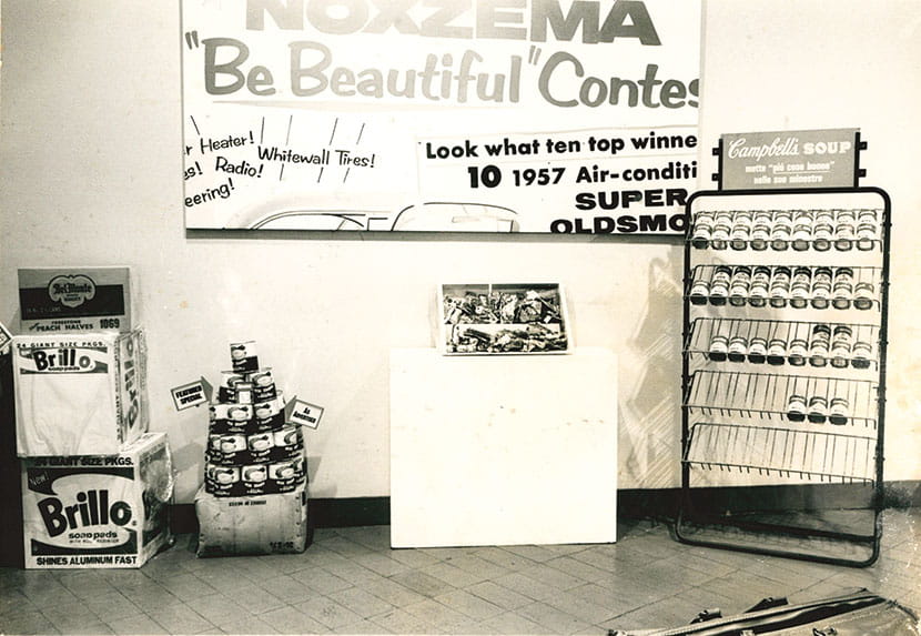 Una veduta della mostra American Supermarket, Il Segno, Roma, 1965. Foto Alfio Di Bella